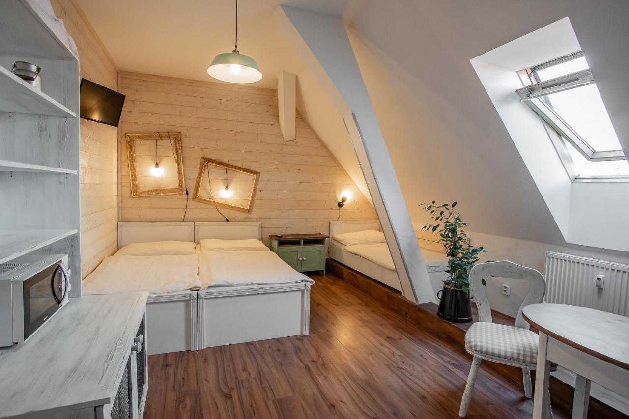 Penzion Statek Bernard Královské Poříčí Extérieur photo