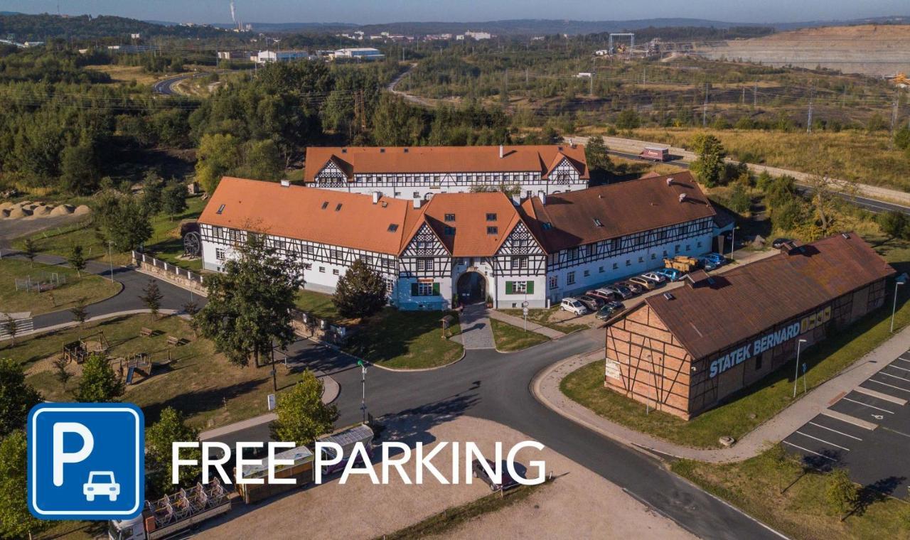 Penzion Statek Bernard Královské Poříčí Extérieur photo