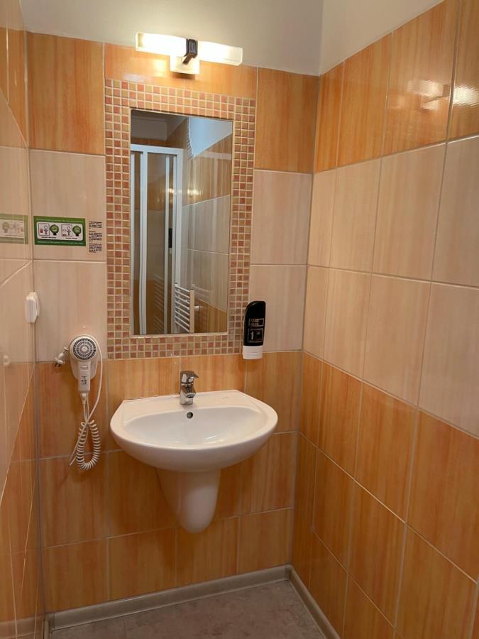 Penzion Statek Bernard Královské Poříčí Extérieur photo